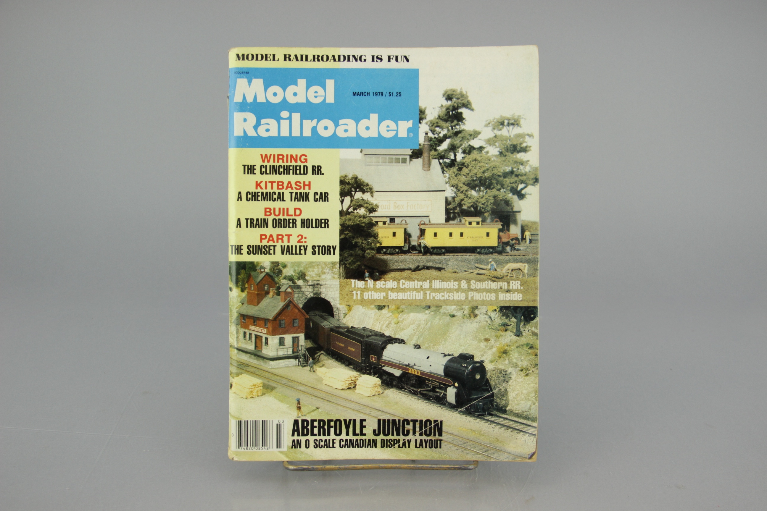 Vintage Bachmann Railroad Cars, Accessories & Model Magazine