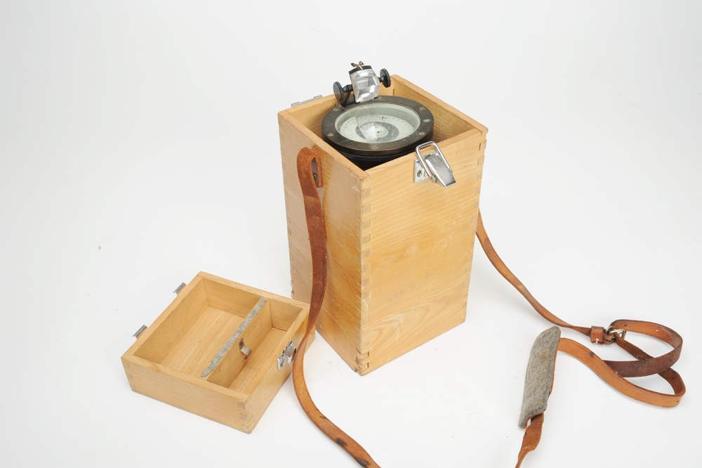 Vinatge Boxed Liquid Filled Compass