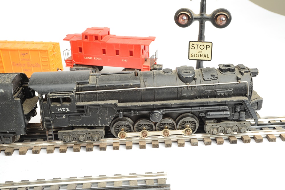 Vintage Lionel Train Pieces