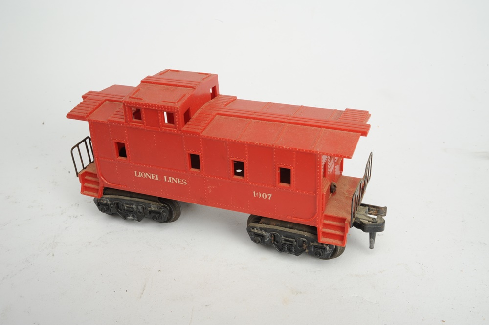 Vintage Lionel Train Pieces