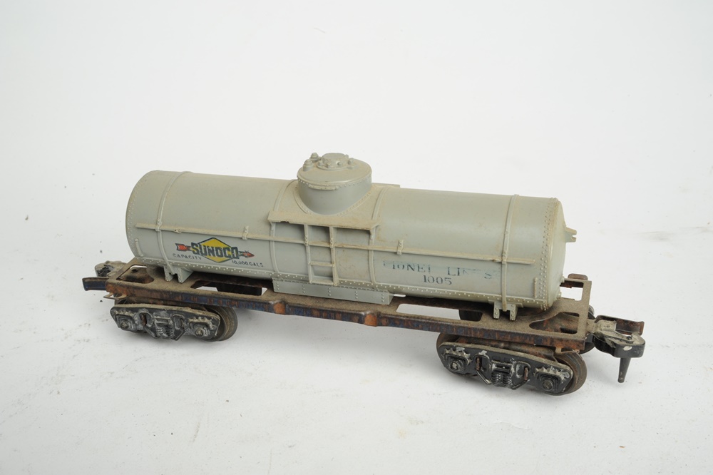 Vintage Lionel Train Pieces