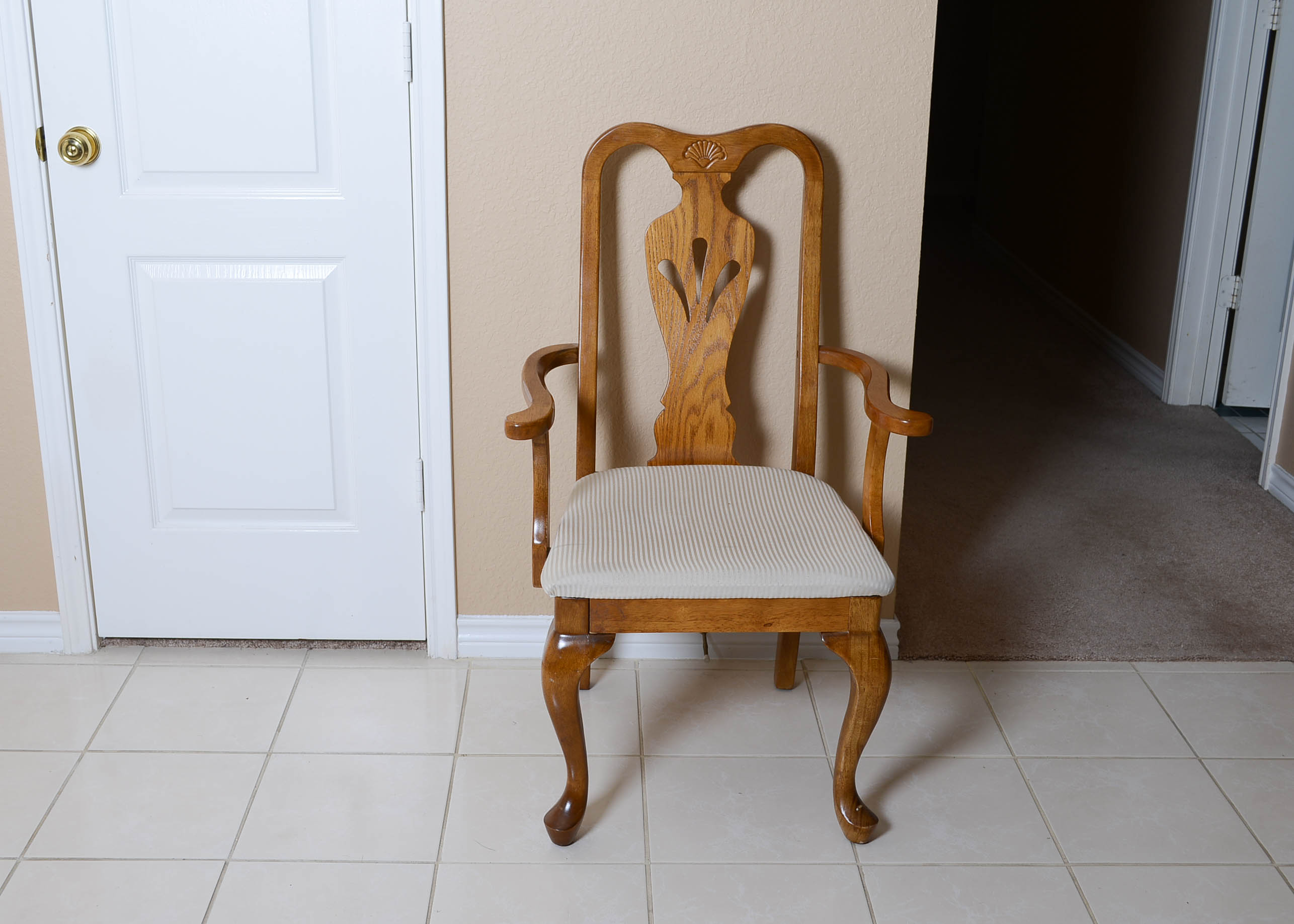 Modern Queen Anne Style Chair