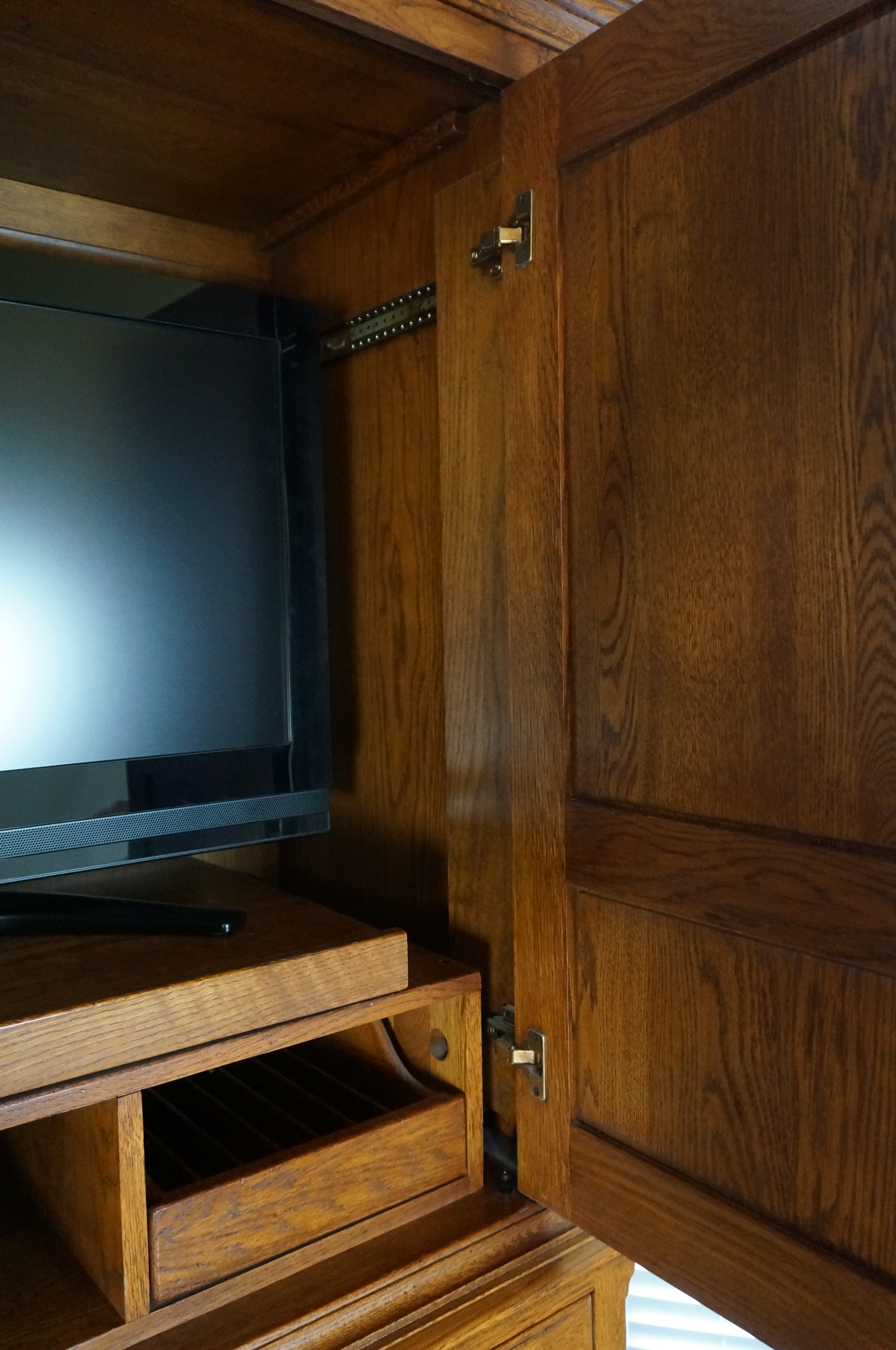 Lineage Oak Entertainment Cabinet