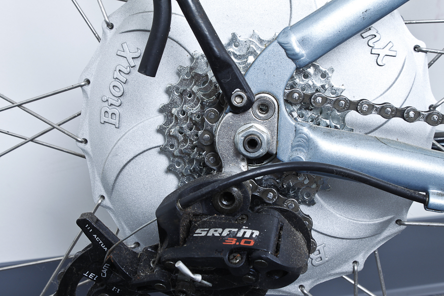 A Women's Trek Navigator 2.0 with BionX SL350