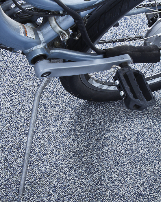 A Women's Trek Navigator 2.0 with BionX SL350