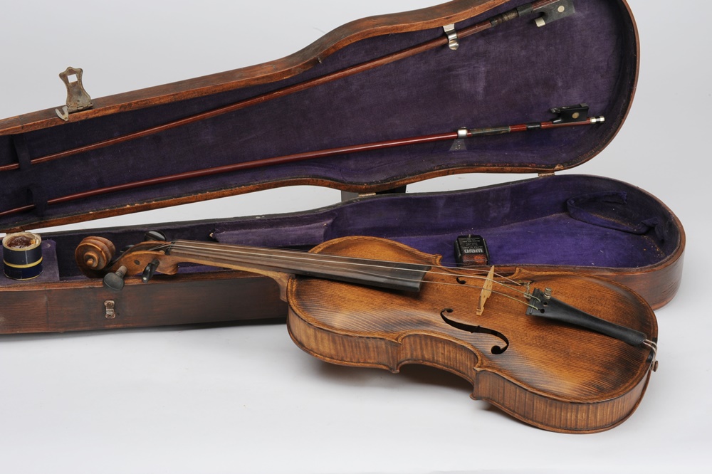 Vintage Violin With Bow and Case