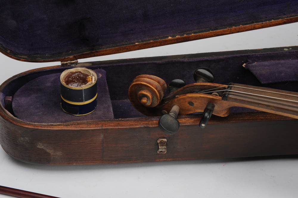 Vintage Violin With Bow and Case
