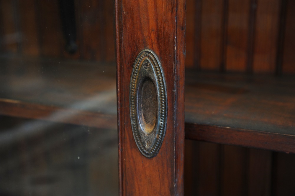 Late 1800s / Early 1900s Glass Front  Display Cabinet