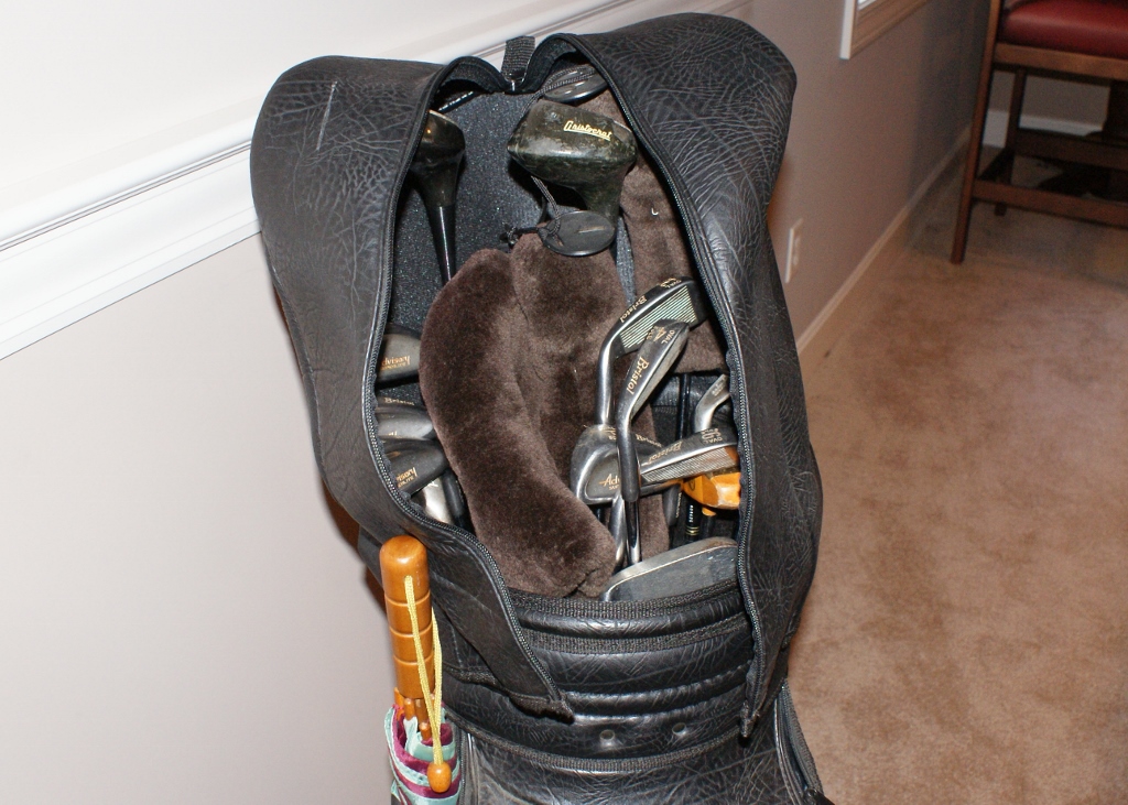 Coors Light Golf Bag With Clubs