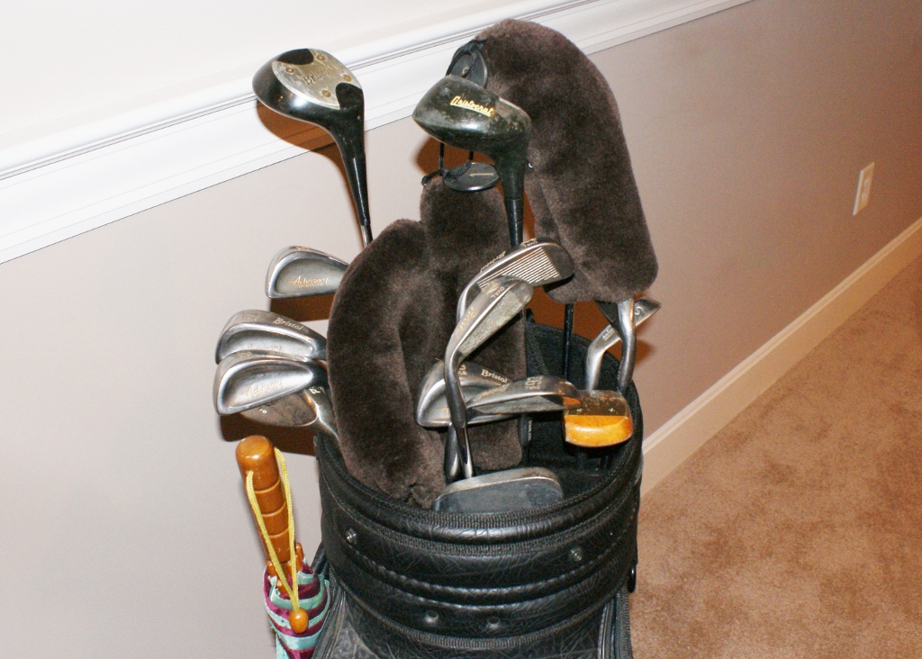 Coors Light Golf Bag With Clubs