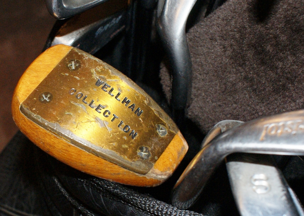 Coors Light Golf Bag With Clubs