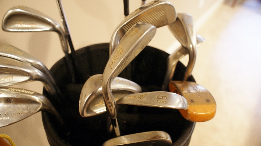 Coors Light Golf Bag With Clubs