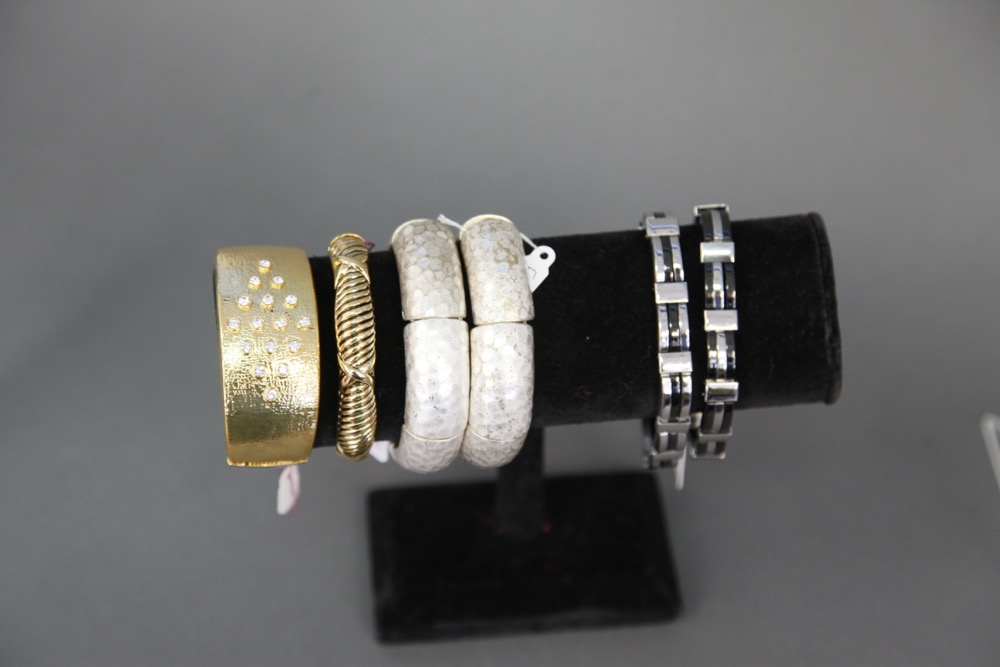 Metal Jewelry Basket