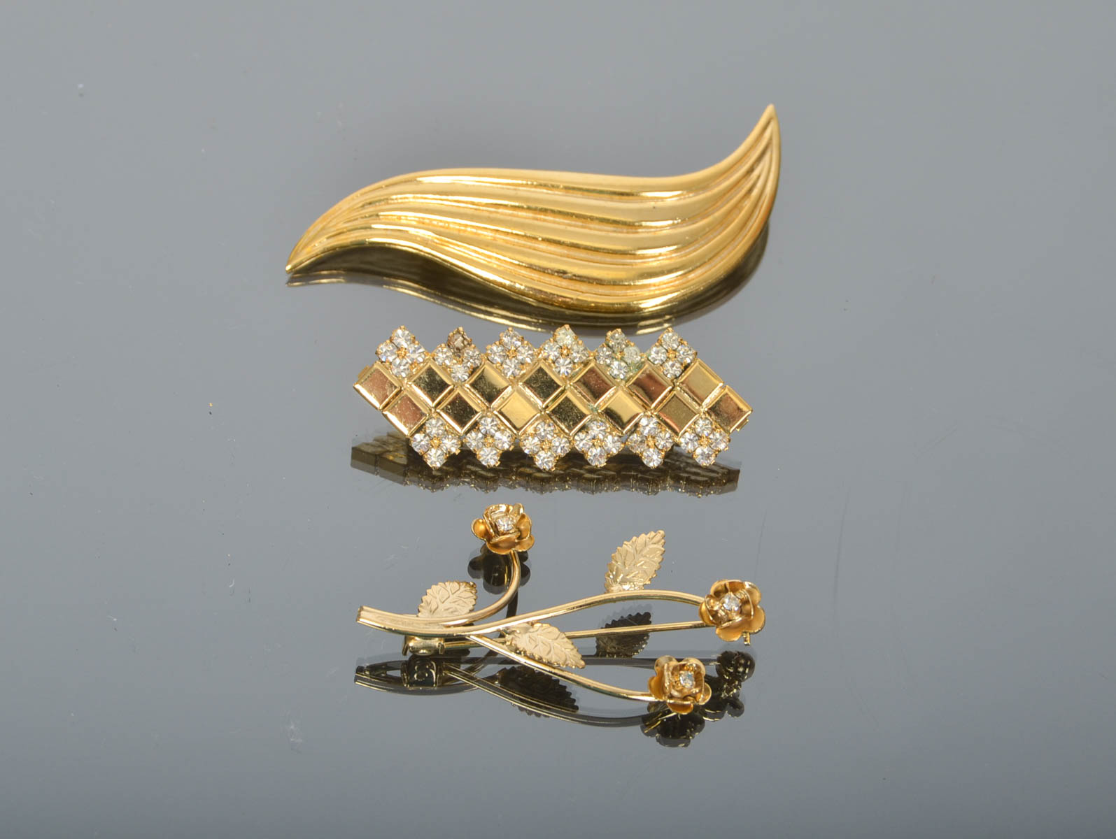 Assortment of Vintage Decorative Brooches