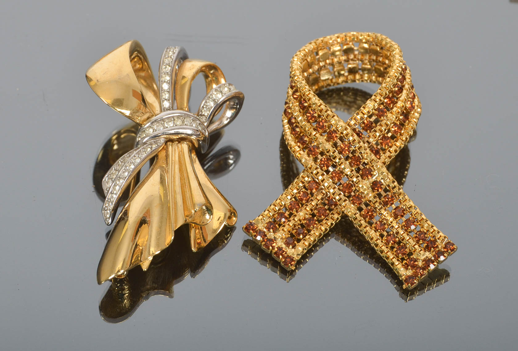 Assortment of Vintage Decorative Brooches