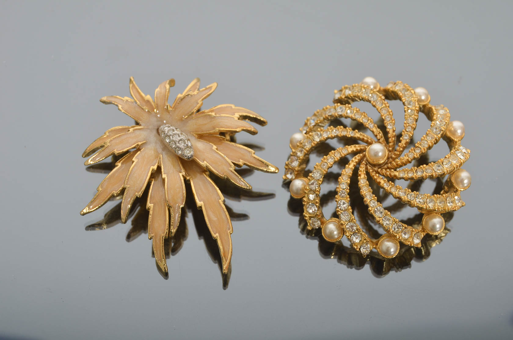 Collection of Vintage Decorative Brooches