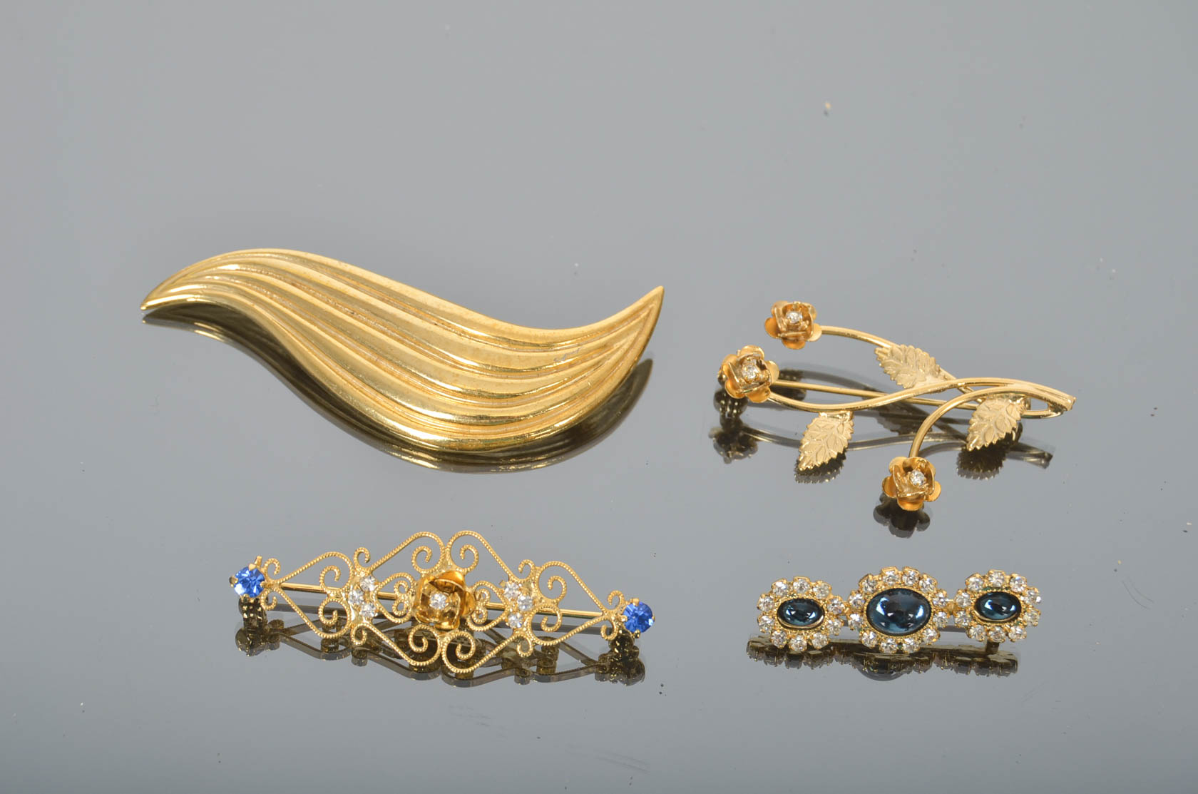Collection of Vintage Decorative Brooches