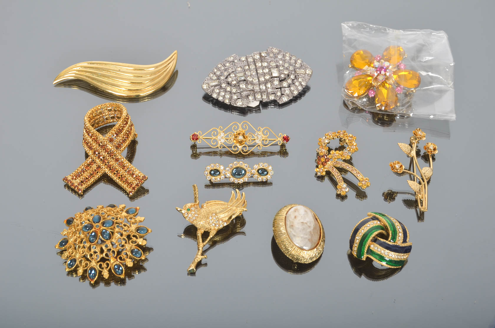 Collection of Assorted Vintage Brooches