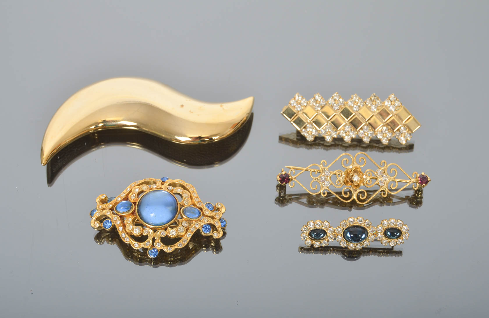 Collection of Vintage Decorative Brooches