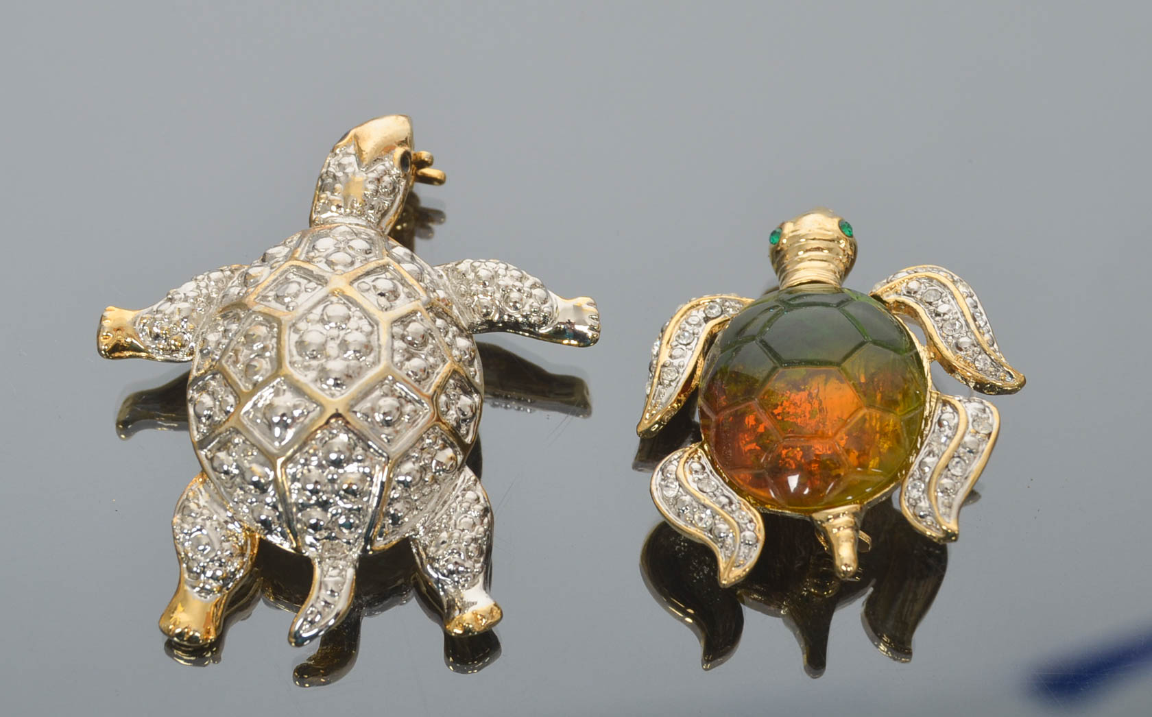 Assortment of Vintage Turtle Brooches