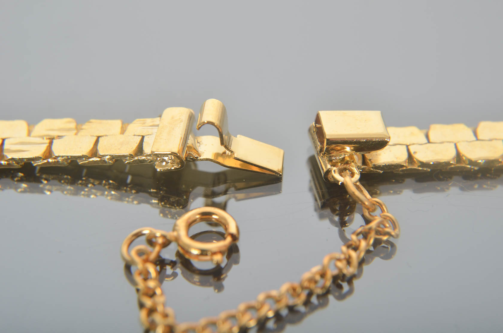 Wholesale Collection of Gold Tone Costume Bracelets