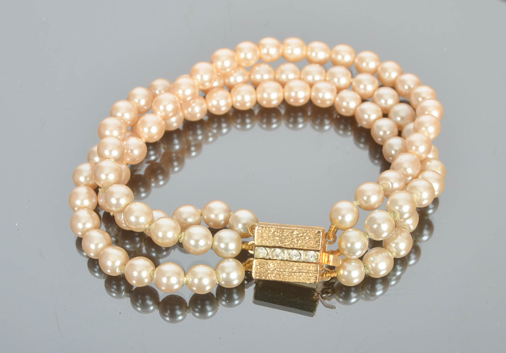 Wholesale Lot of Vintage Faux Pearl Bracelets