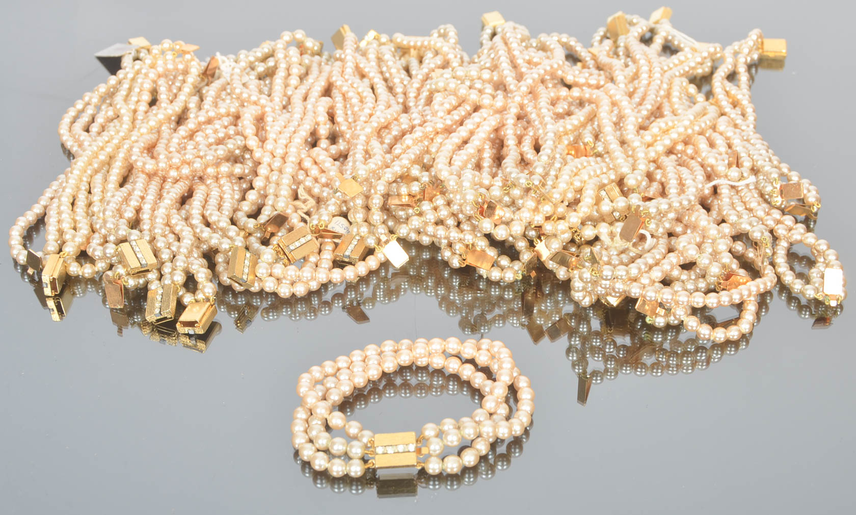 Wholesale of Vintage Faux Pearl Bracelets