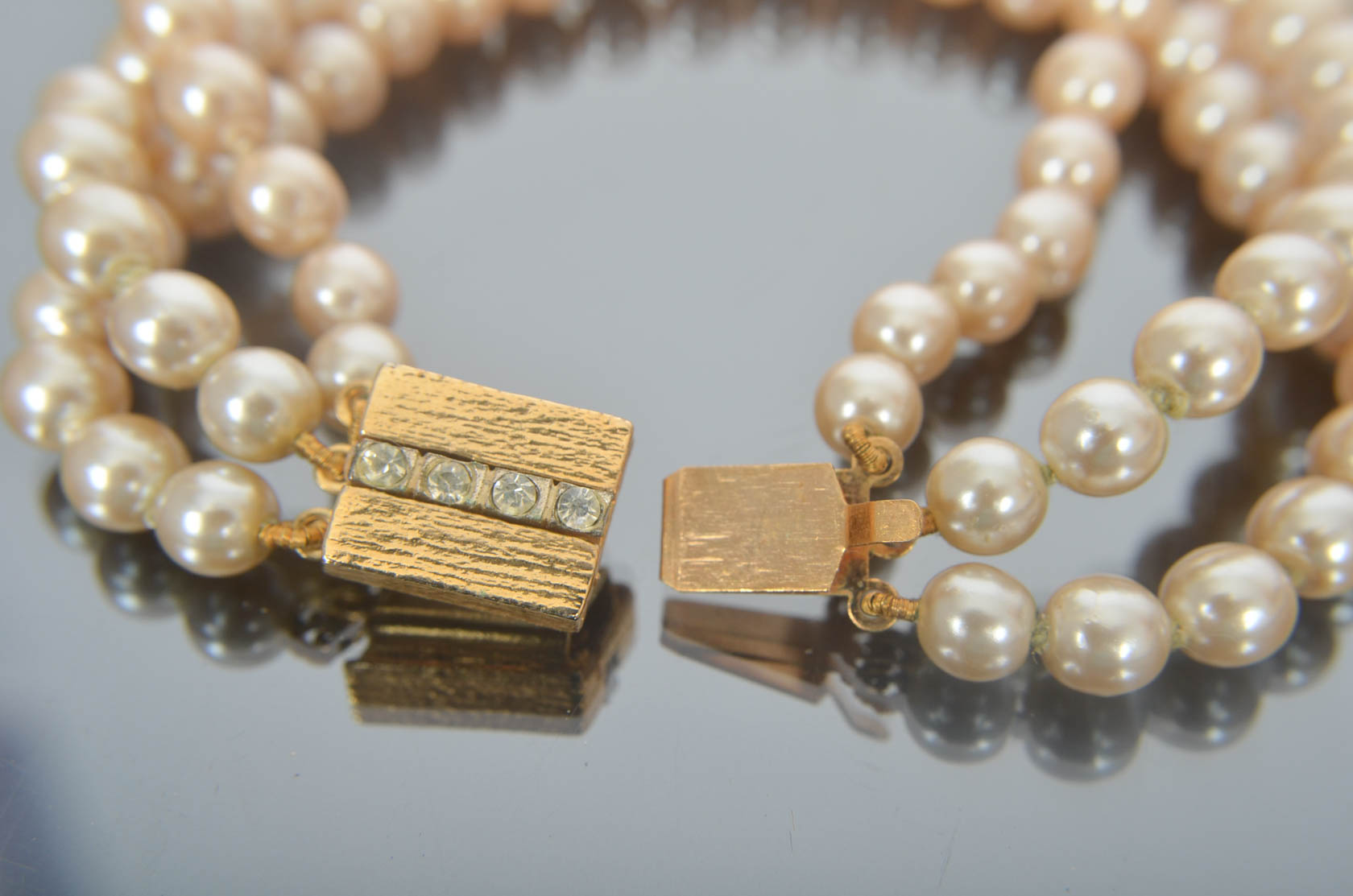 Wholesale of Vintage Faux Pearl Bracelets