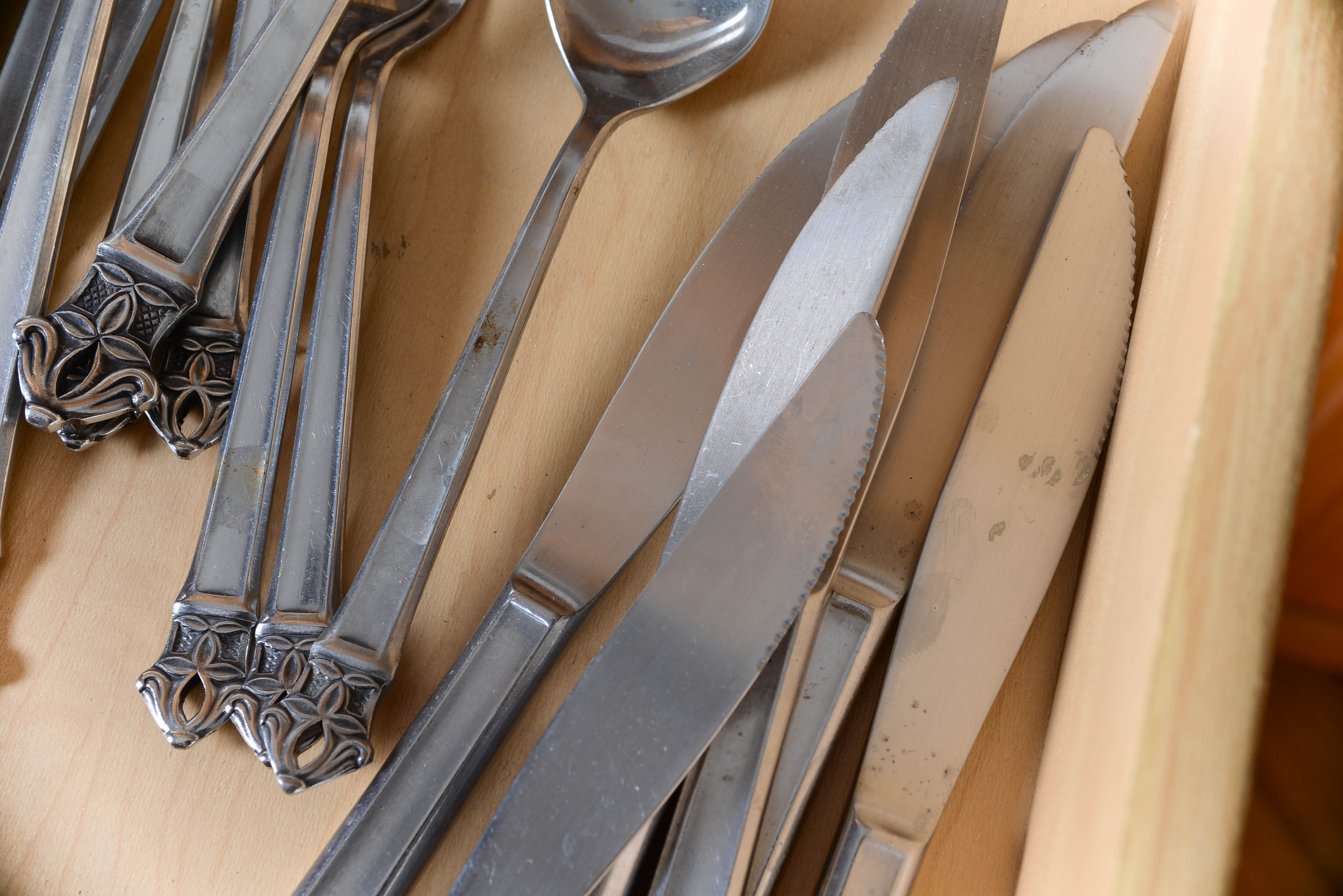 Ekco Stainless Steel Flatware Set in the Olaf Pattern