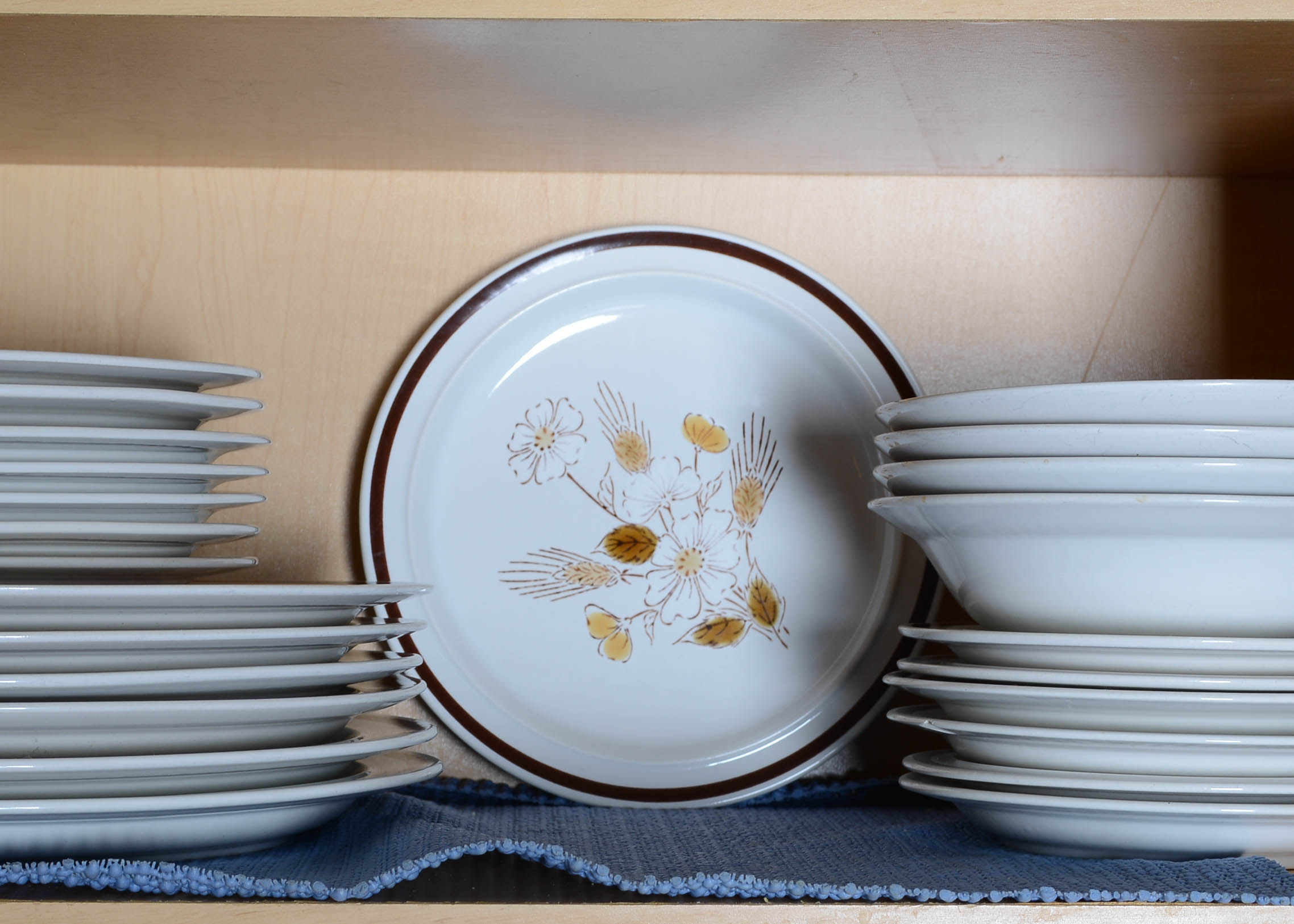 Sabina Stoneware Dinnerware