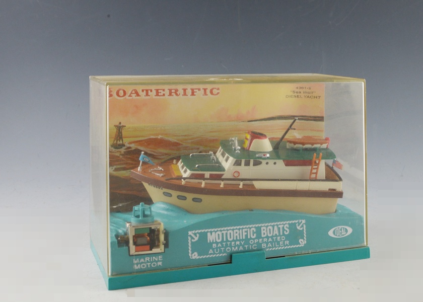 Ideal Toys Motorific Boats "Sea Wolf" Yacht