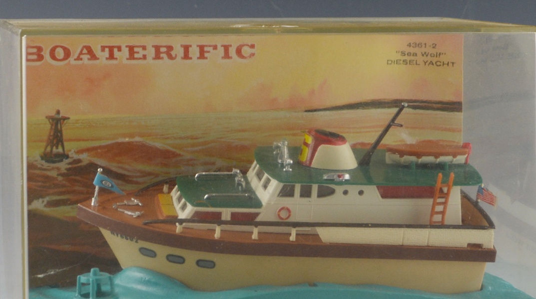 Ideal Toys Motorific Boats "Sea Wolf" Yacht