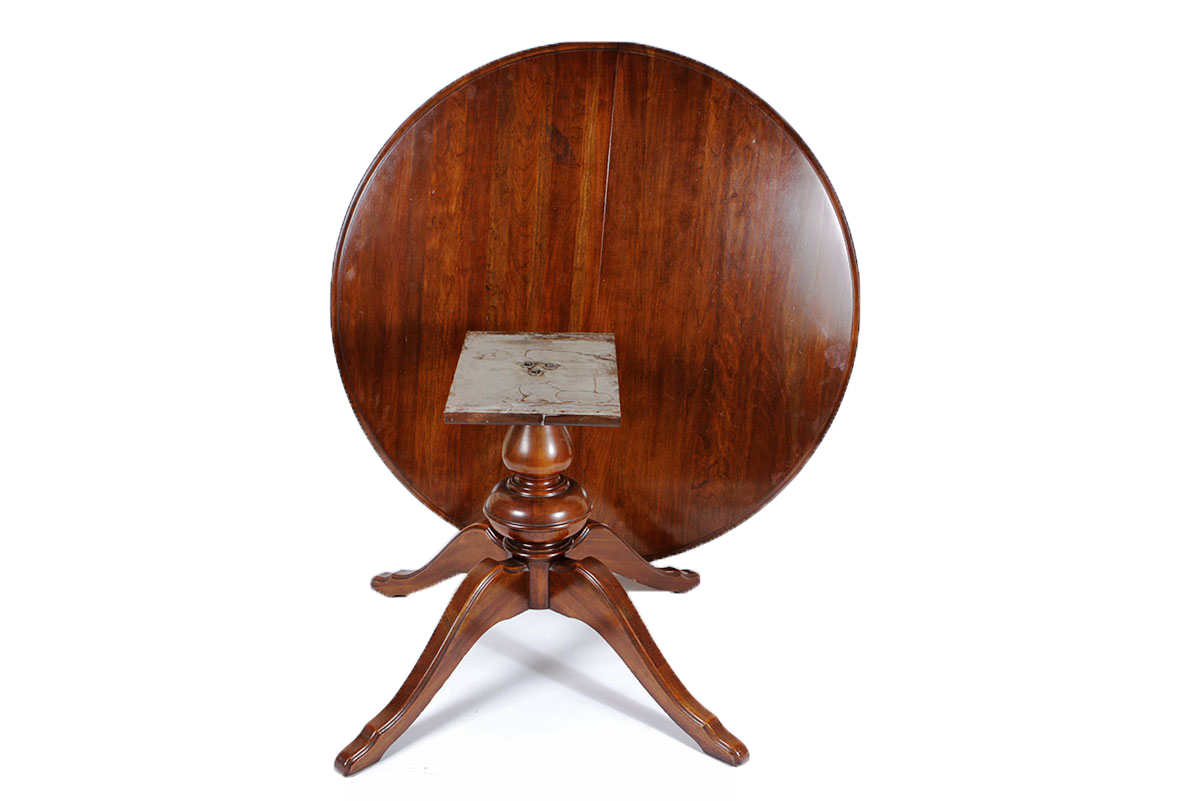 Willett Pedestal Dining Table