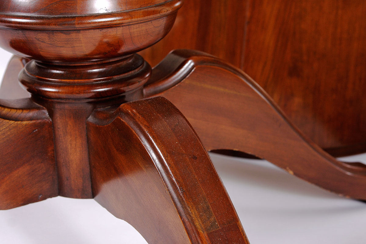 Willett Pedestal Dining Table