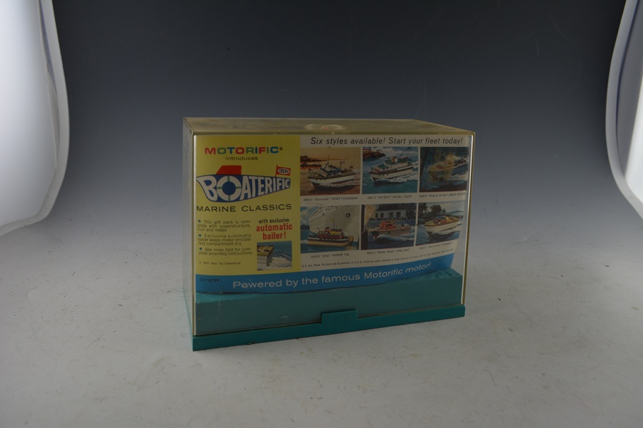 Ideal Toys Motorific Boats "Sea Wolf" Yacht