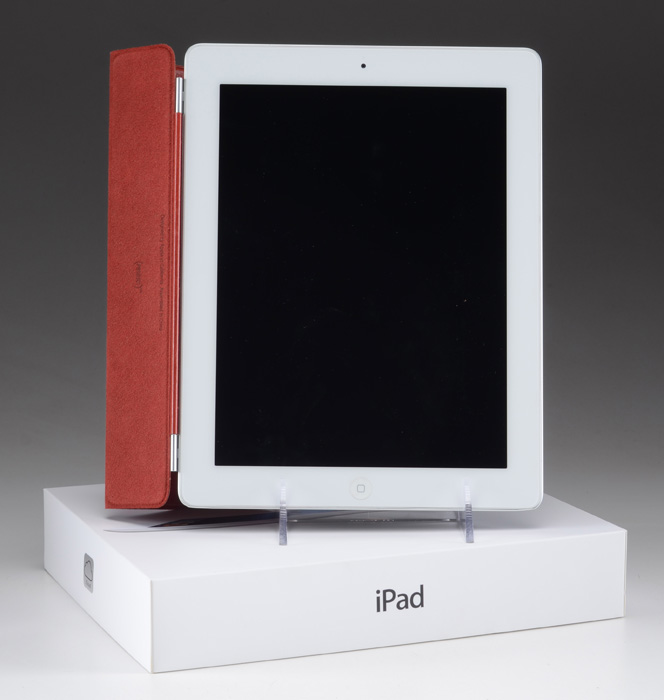 Apple 16GB iPad3 in Original Box and Red Leather Magnetic Cover