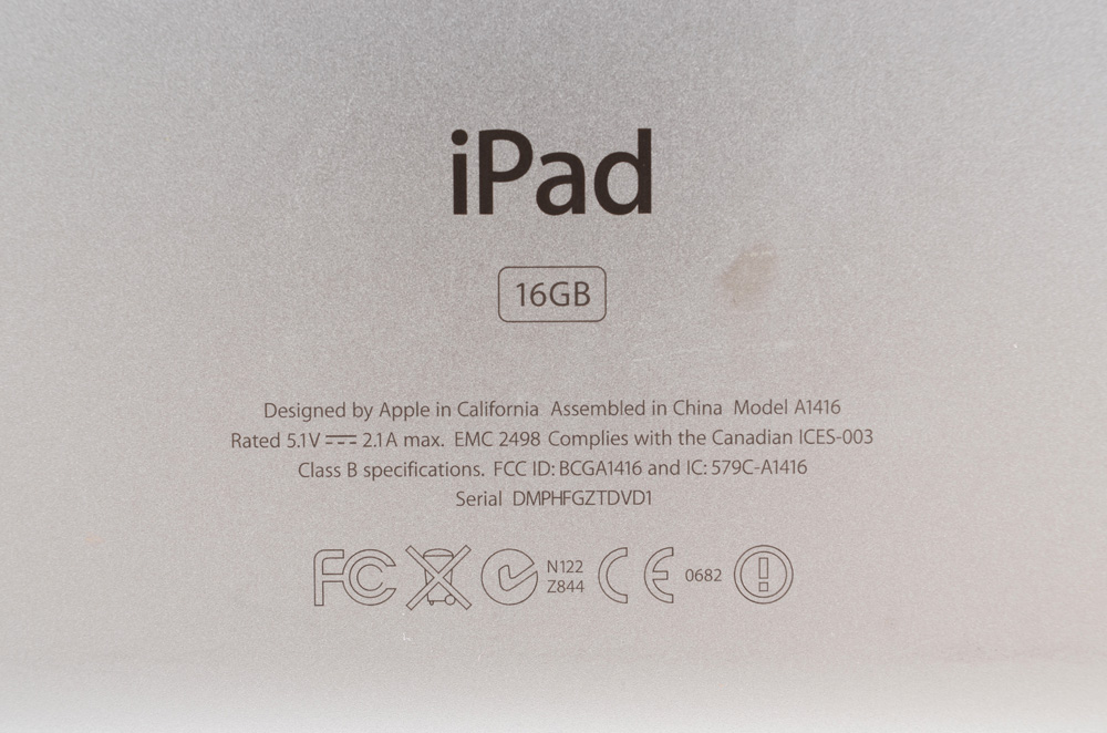 Apple 16GB iPad3 in Original Box and Red Leather Magnetic Cover