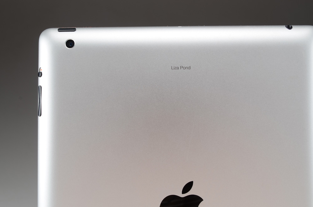 Apple 16GB iPad3 in Original Box and Red Leather Magnetic Cover