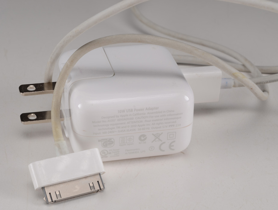 Apple 16GB iPad3 in Original Box and Red Leather Magnetic Cover