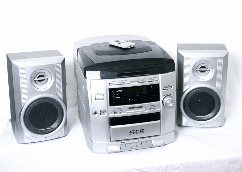 Durabrand Five CD Player with Speakers
