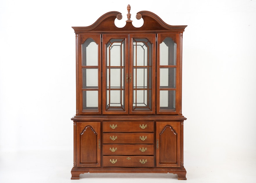 Lexington Queen Anne Style Lighted China Cabinet