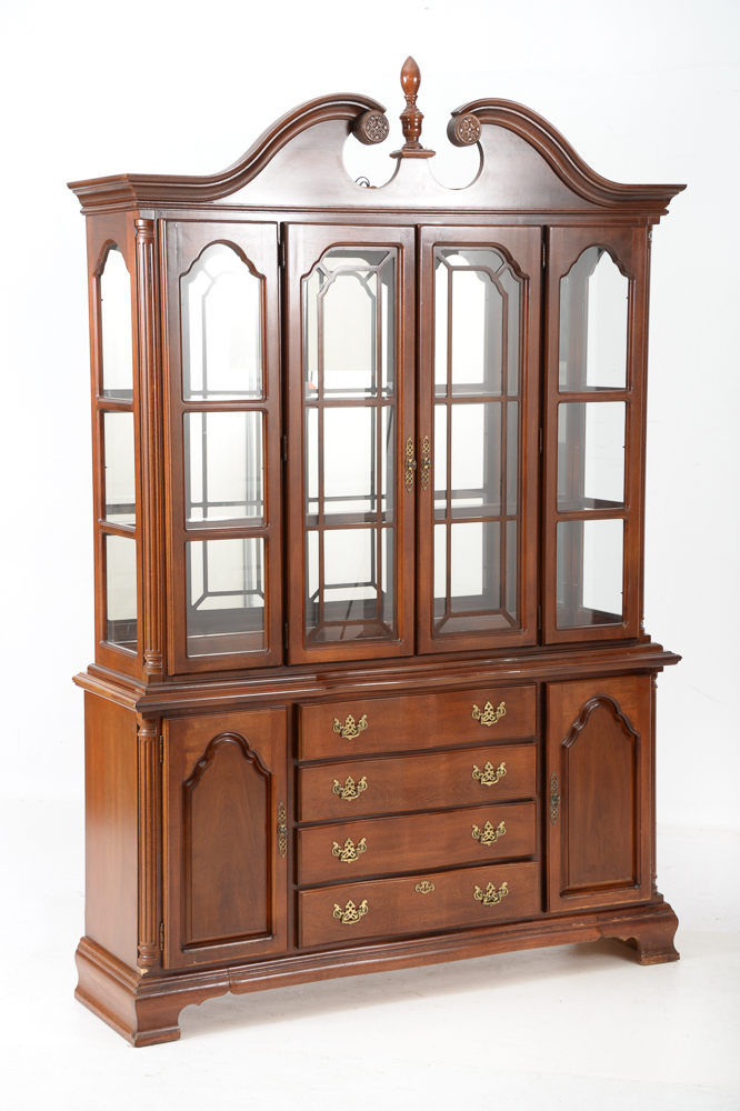 Lexington Queen Anne Style Lighted China Cabinet