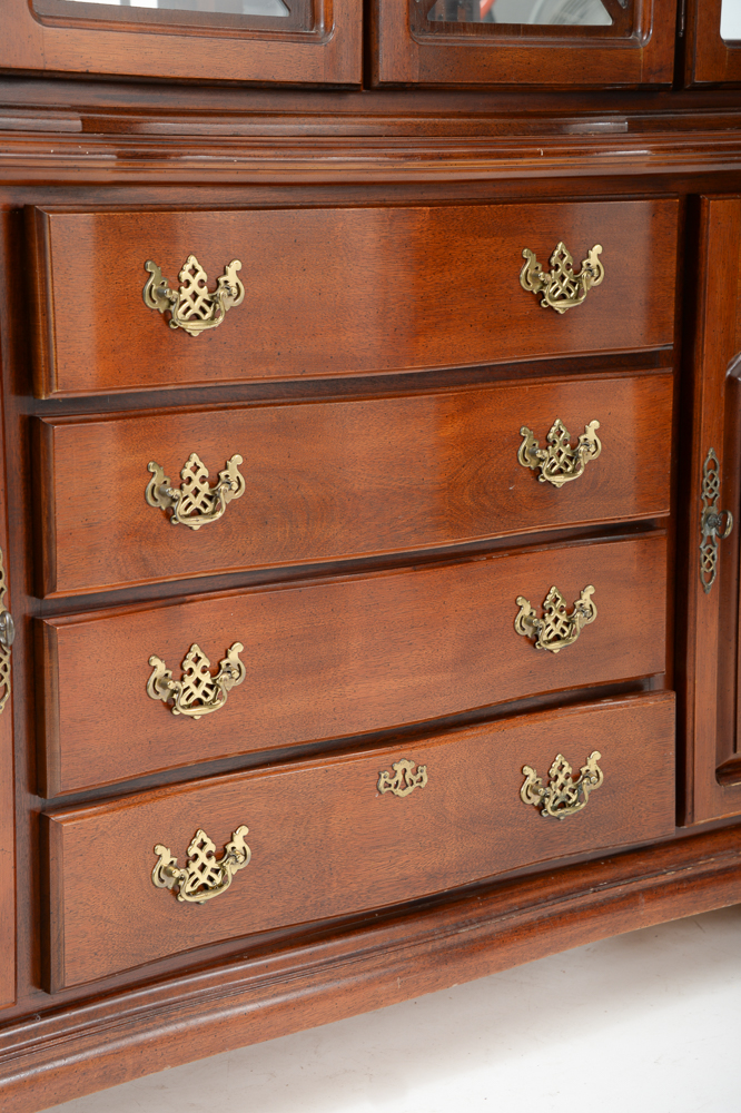 Lexington Queen Anne Style Lighted China Cabinet