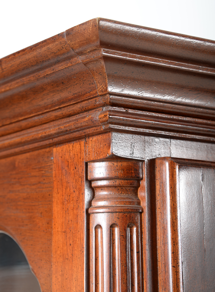 Lexington Queen Anne Style Lighted China Cabinet