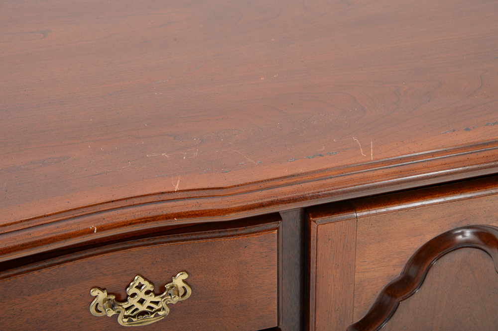 Lexington Queen Anne Style Lighted China Cabinet