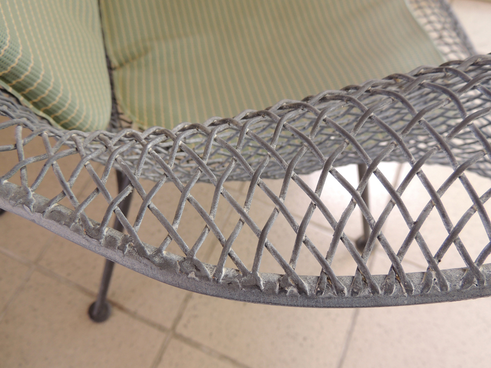 Mid Century Russell Woodard Patio Chairs with Table