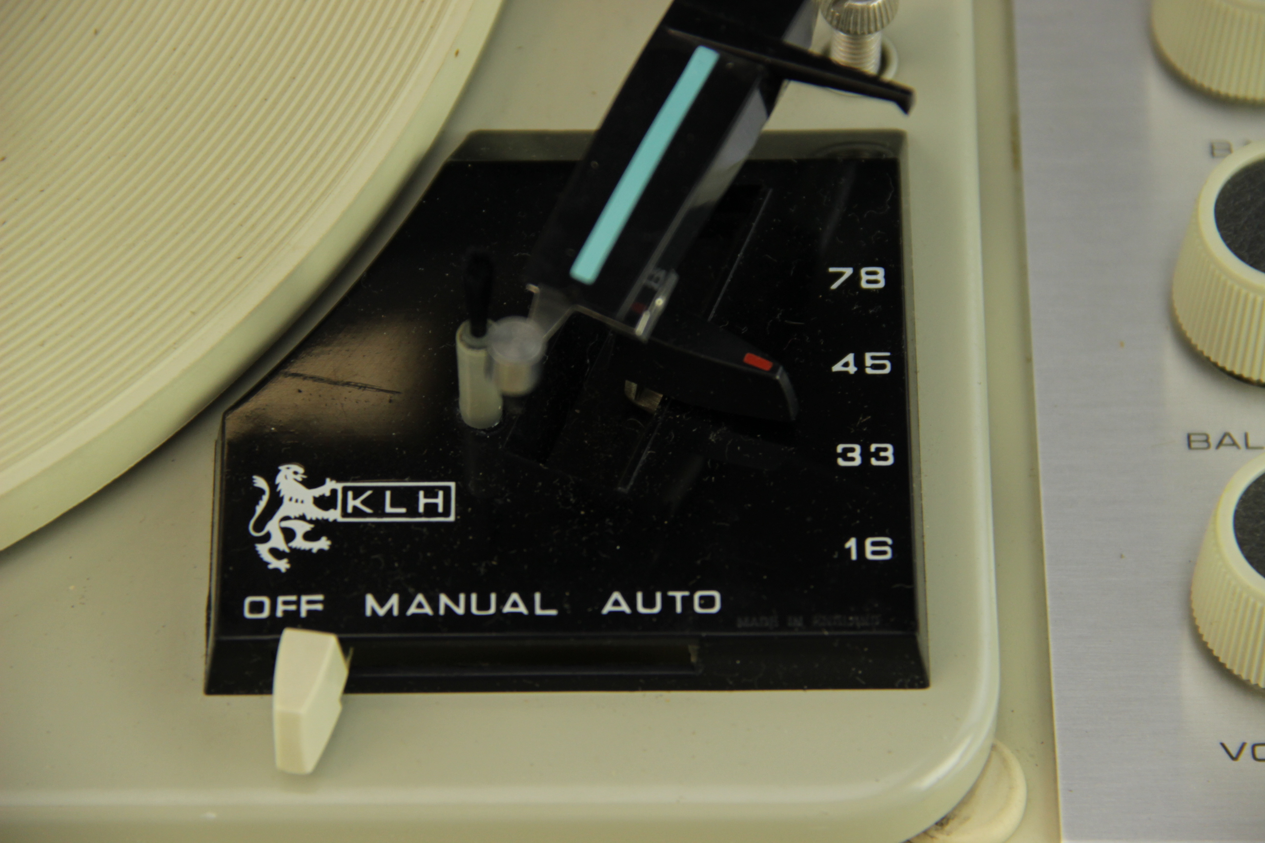 KLH Model 11 Turntable and Speaker Stereo Set