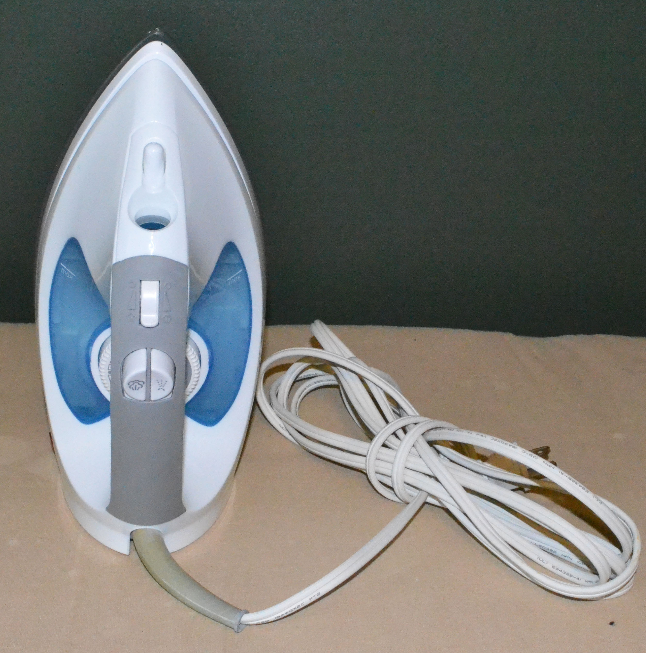 GE Lightweight Steam Iron and Board