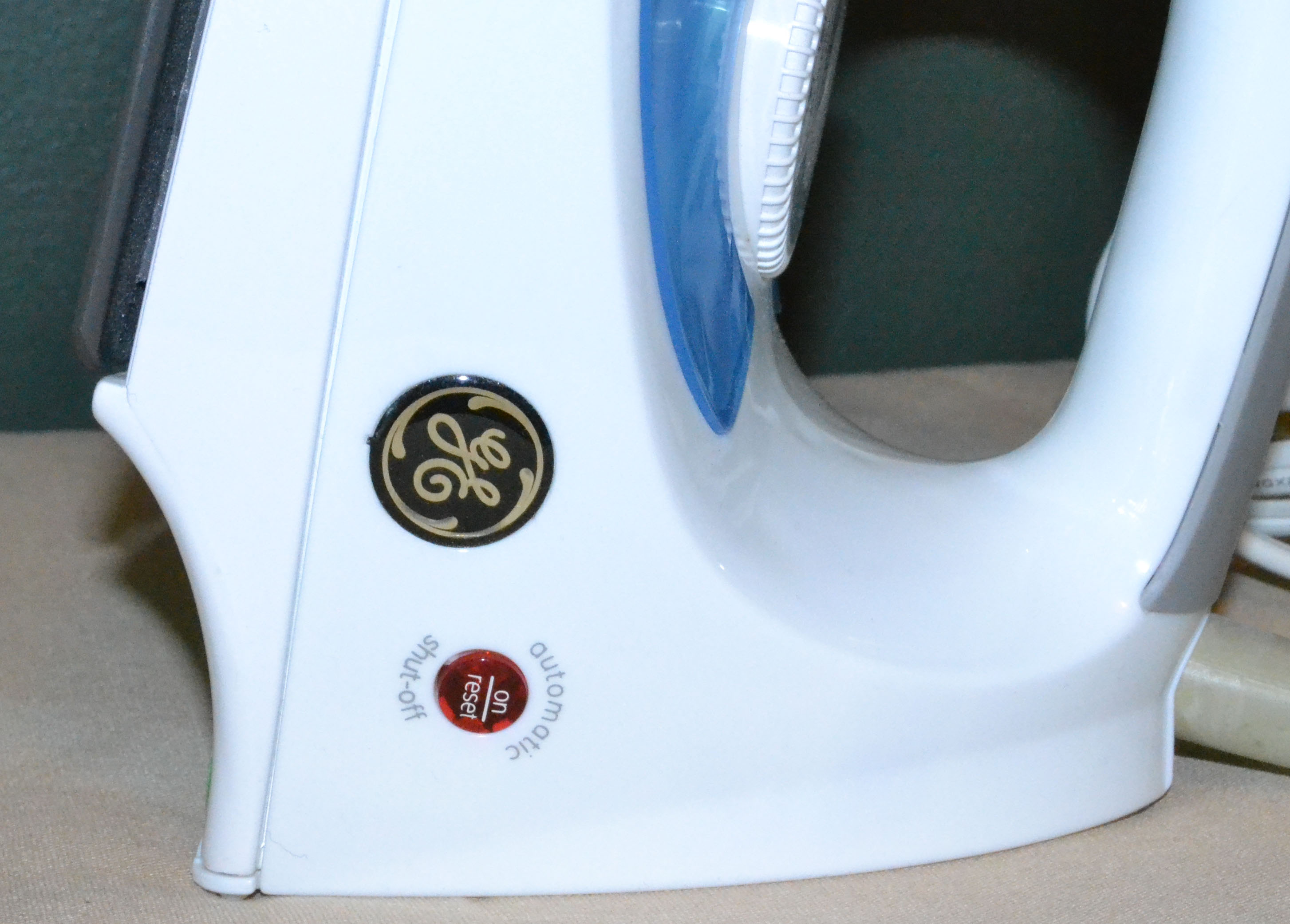 GE Lightweight Steam Iron and Board