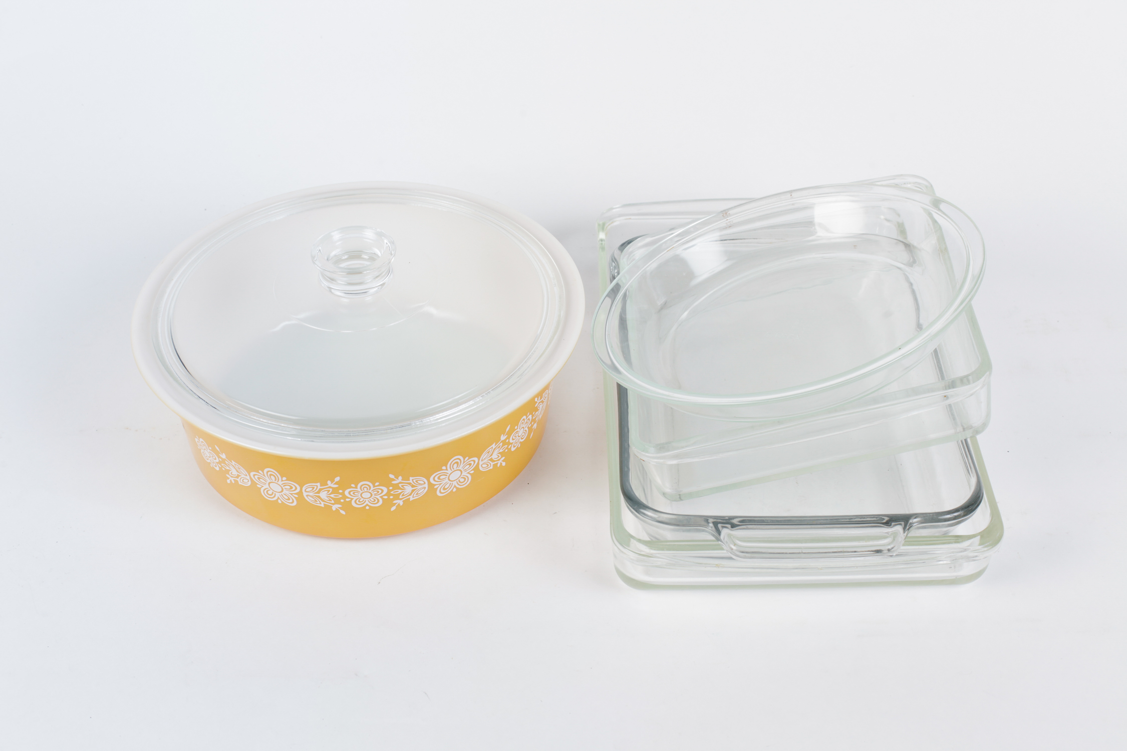 Lot of Pyrex Ovenware
